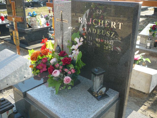 Grób Tadeusz Rajchert