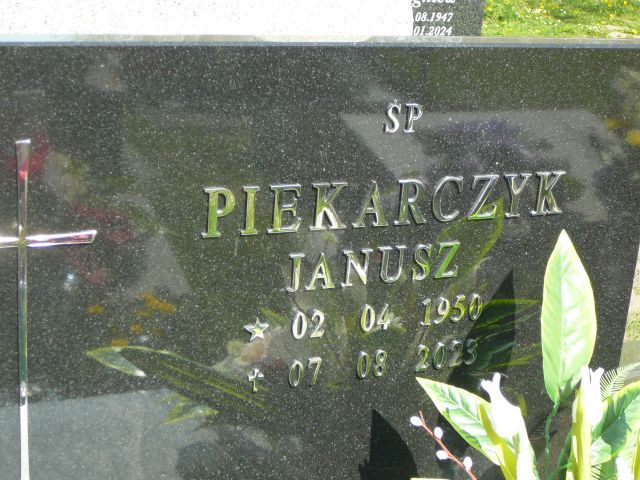 Janusz Piekarczyk 1950 Żory - Grobonet - Wyszukiwarka osób pochowanych