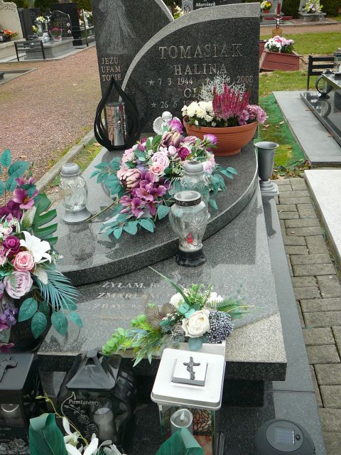 Grób Olga Tomasiak