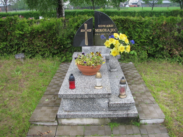 Grób Edward Mikołajec